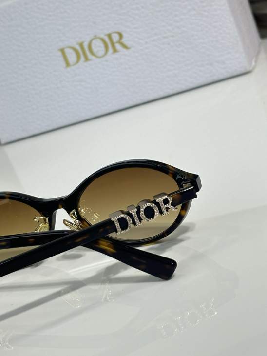 Picture of Dior Sunglasses _SKUfw76301177fw